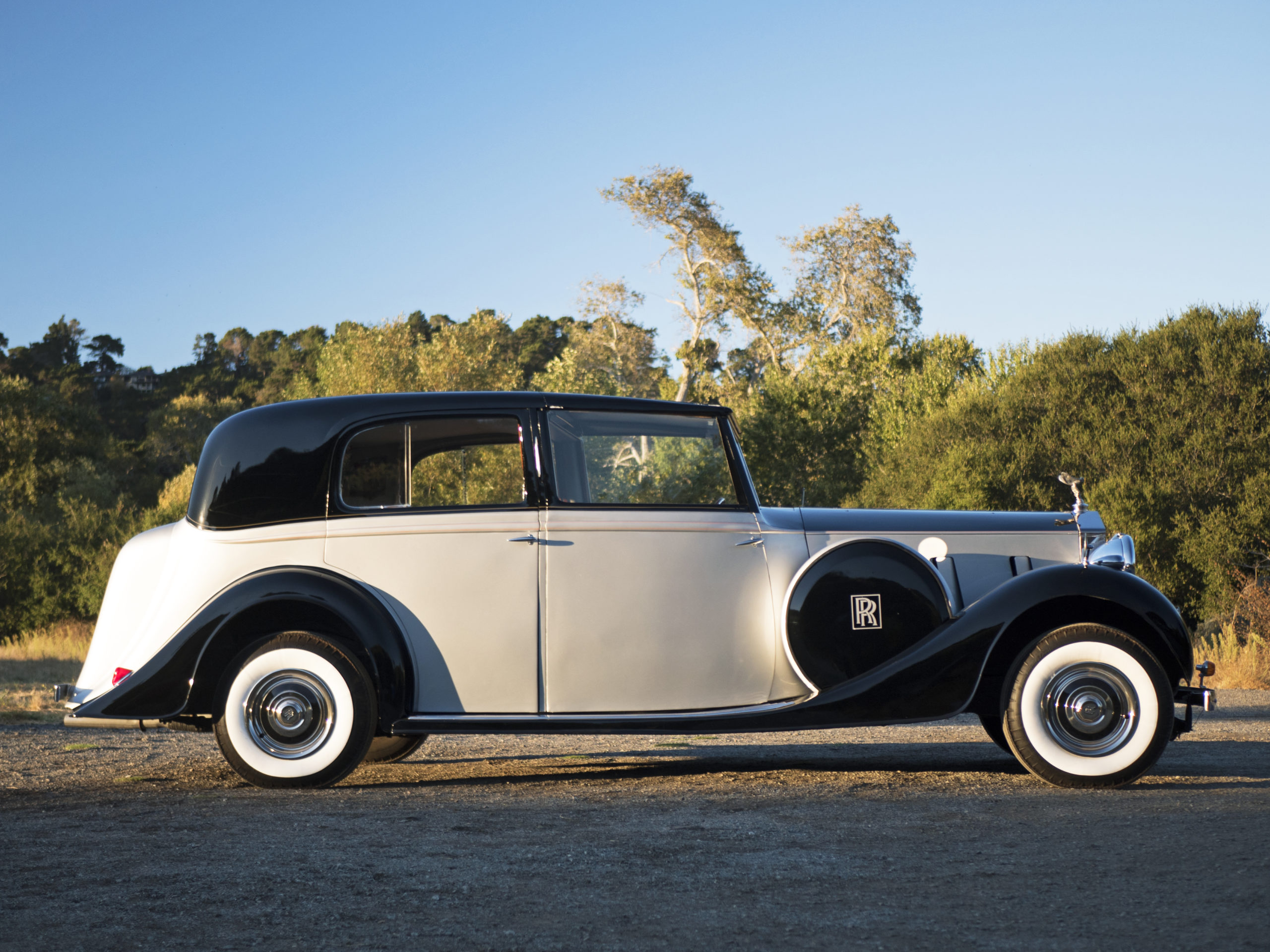 $upload$/2020/09/1938-Rolls-Royce-monterey-touring-vehicles-scaled.jpg