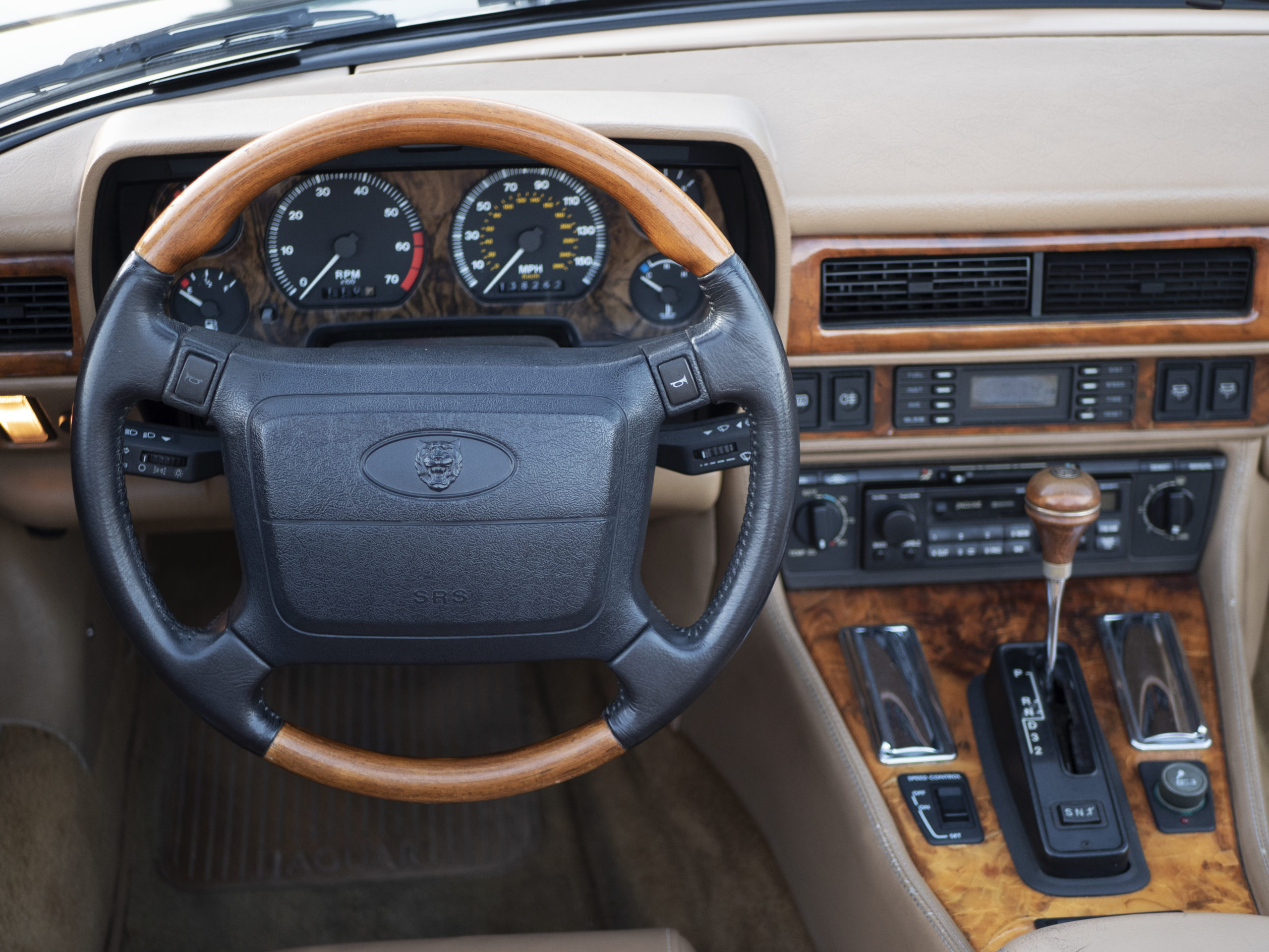 1994-jaguar-xjs-dash-monterey-ca-monterey-touring-vehicles