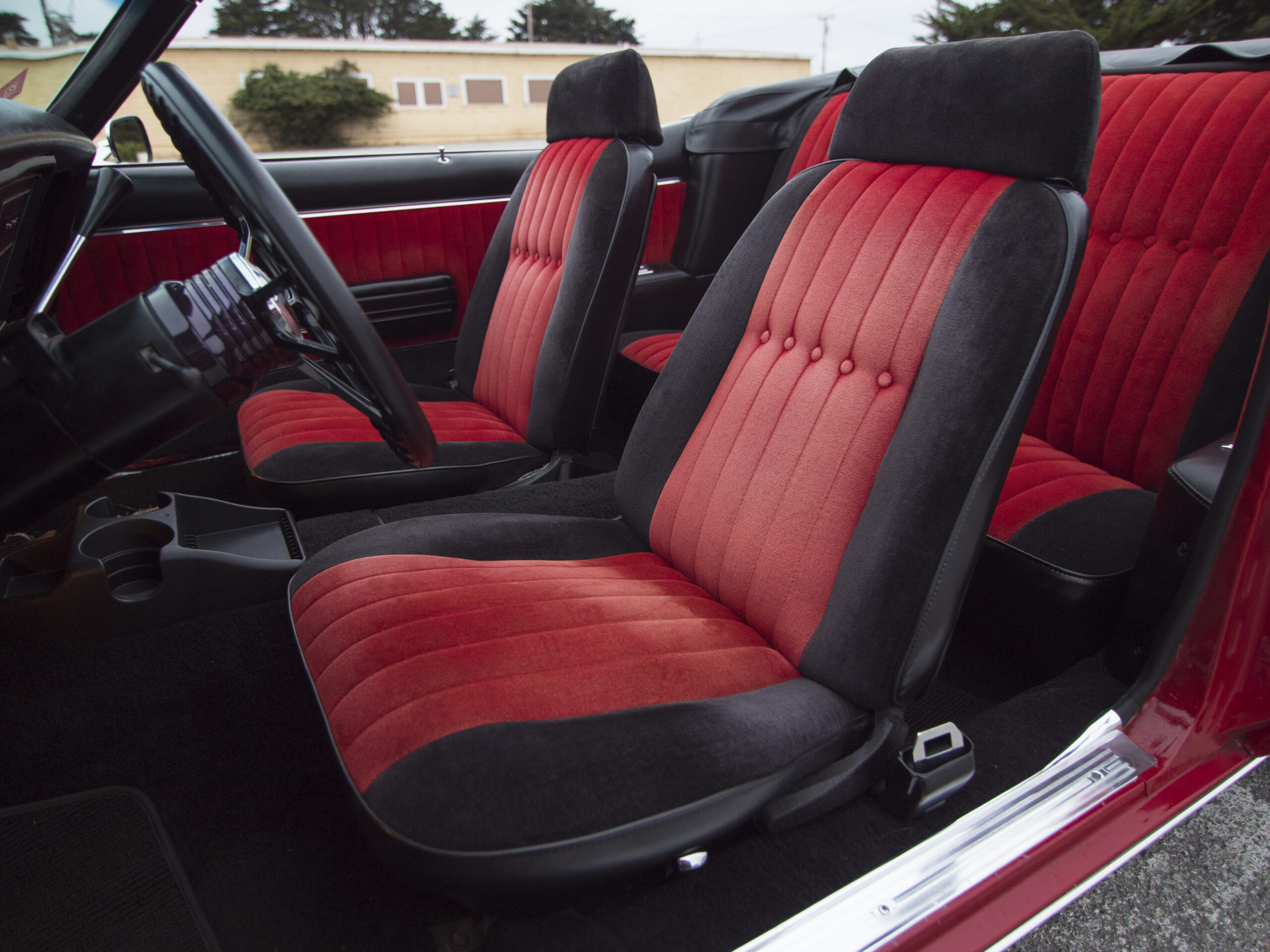 Red-Firebird-interior-front-seats
