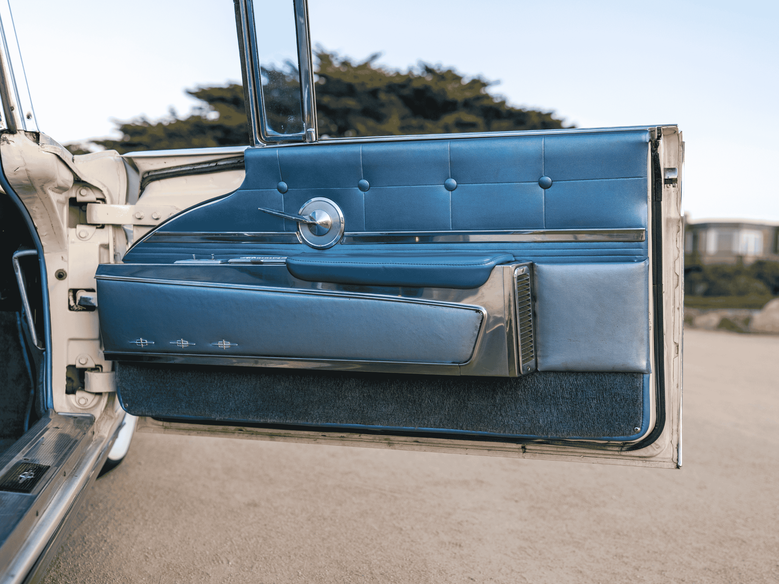 1960 Lincoln Continental Convertible interior